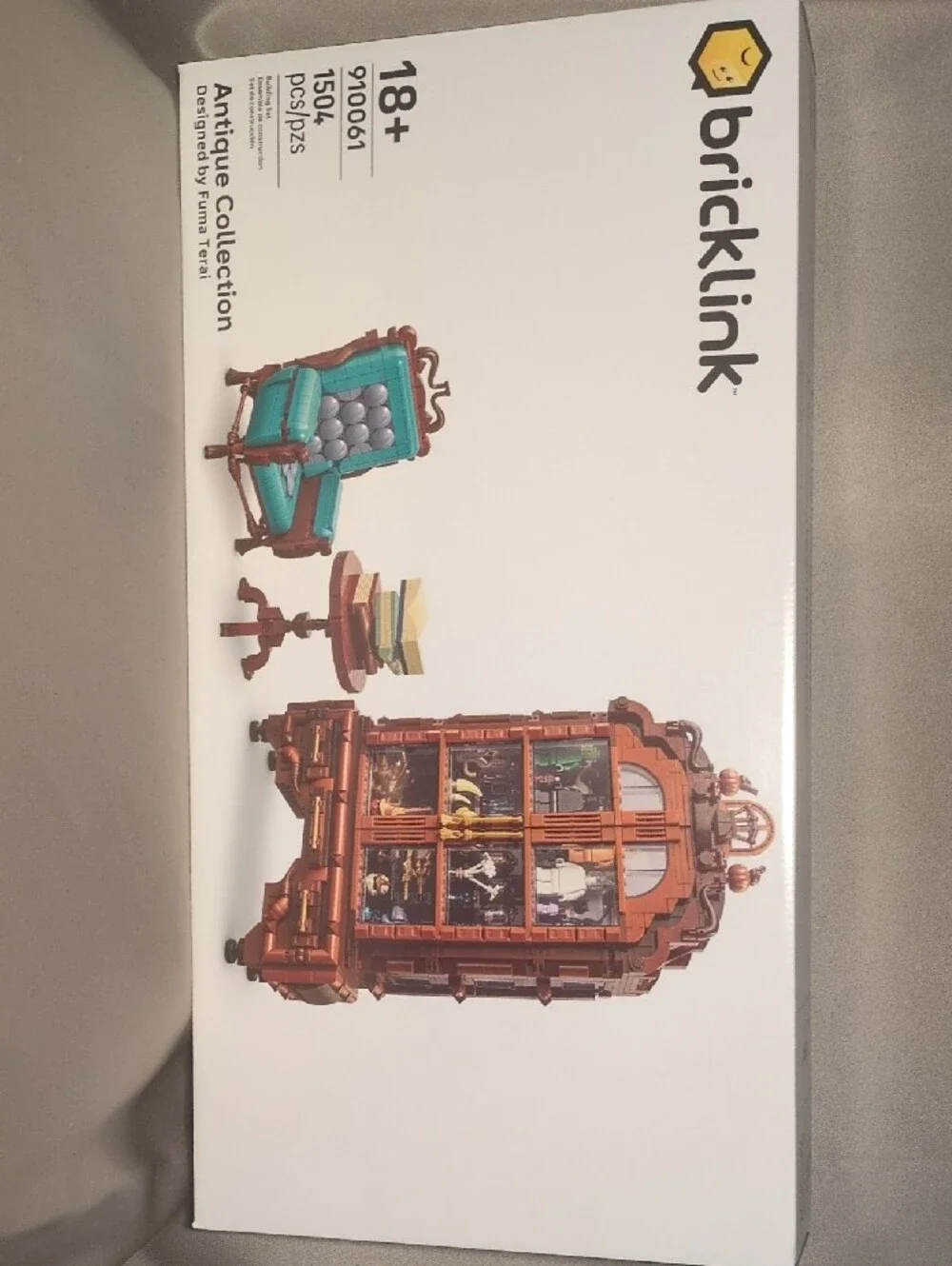 BrickLink 910061 Antique Collection Teal Armchair & Walnut Cabinet Set